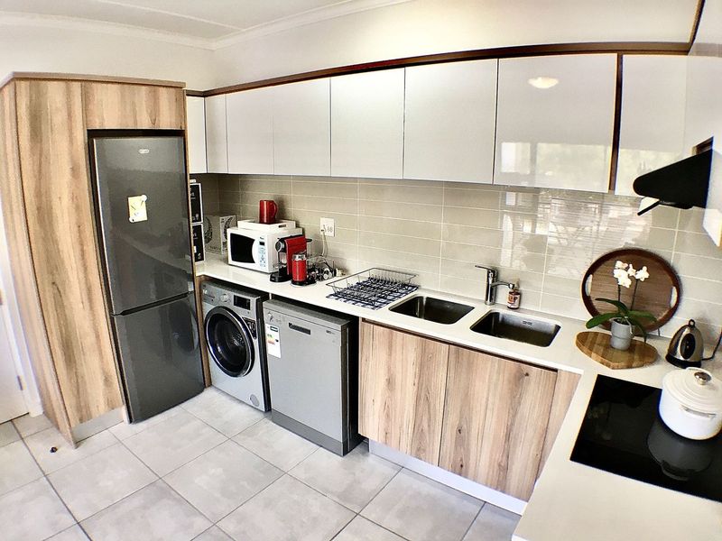 1 Bedroom Property for Sale in Somerset West Western Cape